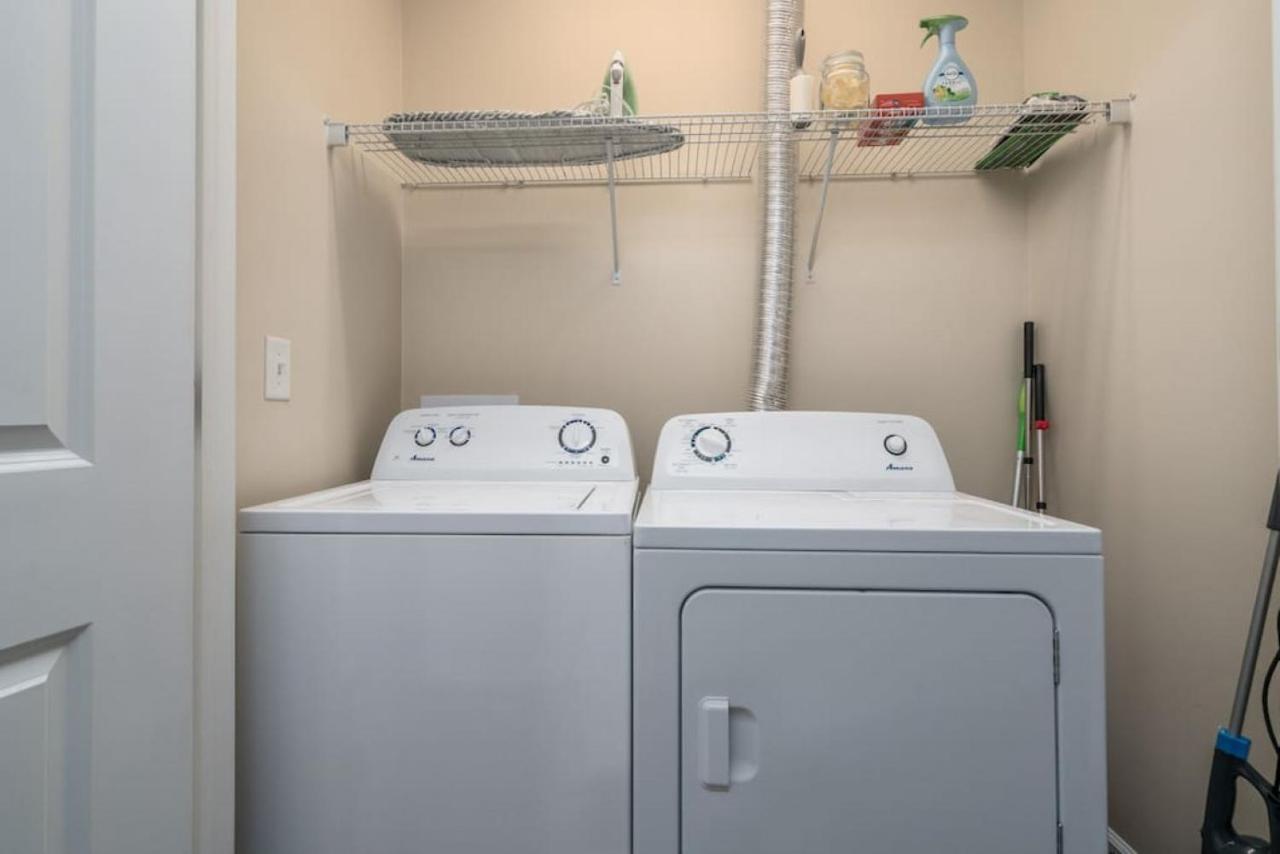 Private Bedroom Downtown Indy - Shared Индианаполис Екстериор снимка