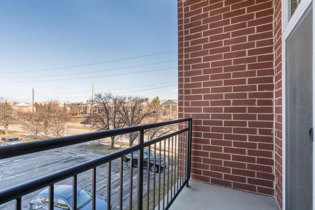 Private Bedroom Downtown Indy - Shared Индианаполис Екстериор снимка