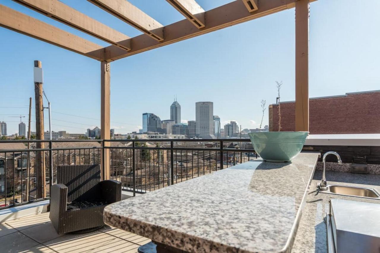 Private Bedroom Downtown Indy - Shared Индианаполис Екстериор снимка