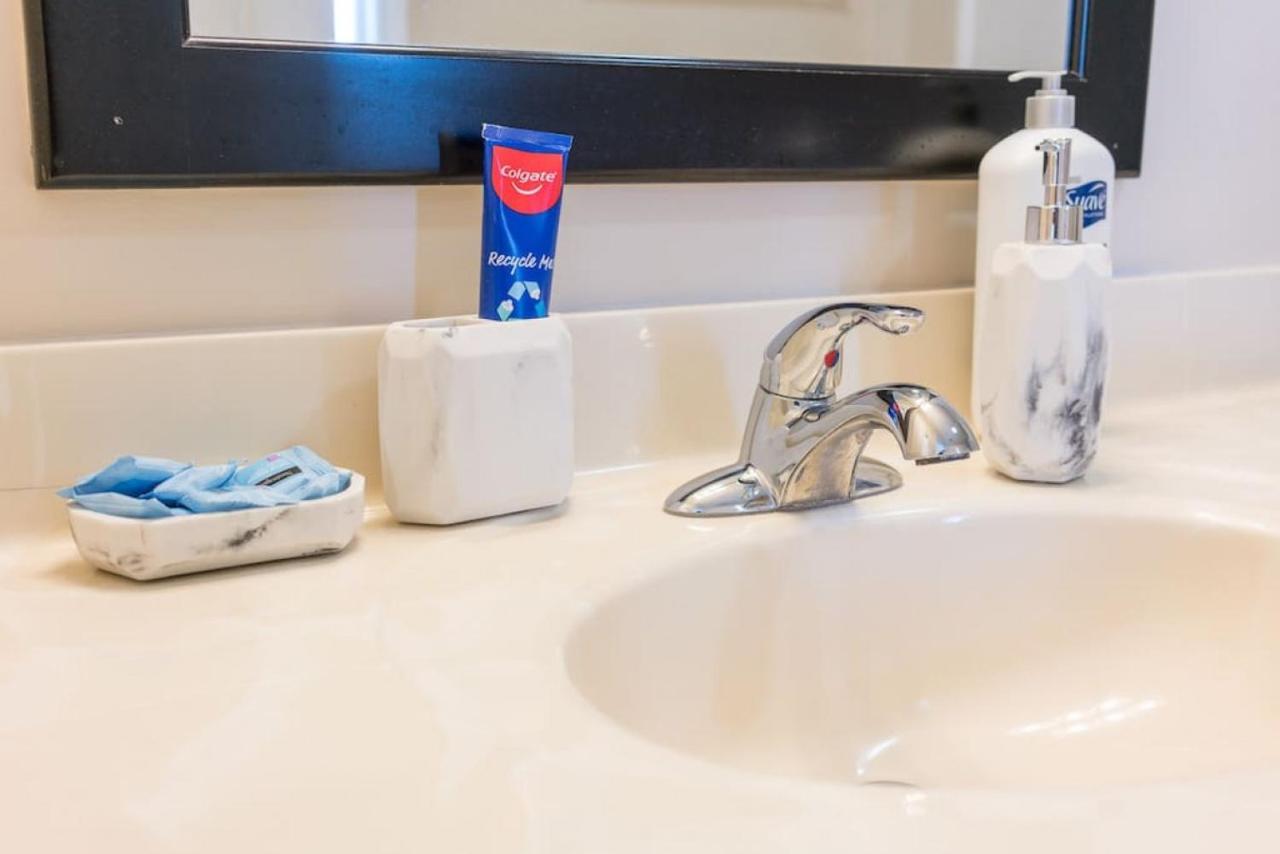 Private Bedroom Downtown Indy - Shared Индианаполис Екстериор снимка